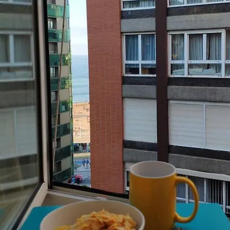 Casa Junto Al Mar * ヒホン